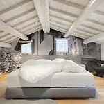 Lords Of Luxury Apartament