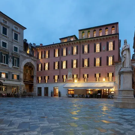 Lords Of Luxury Apartament