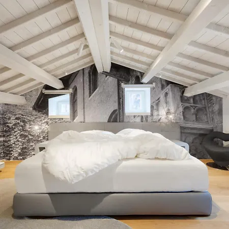 Lords Of Luxury Apartament