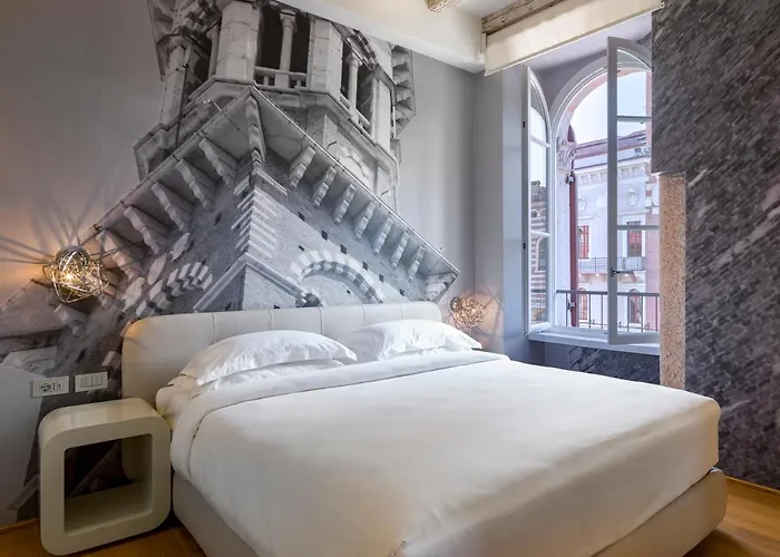 Lords Of Luxury Apartament