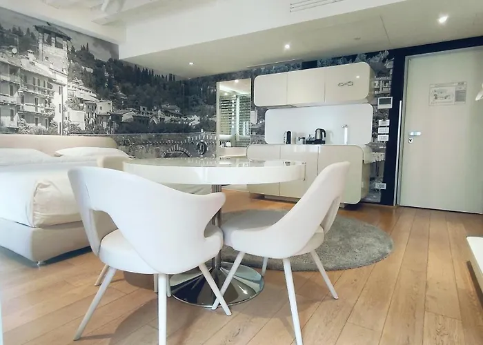 Lords Of Luxury * Werona