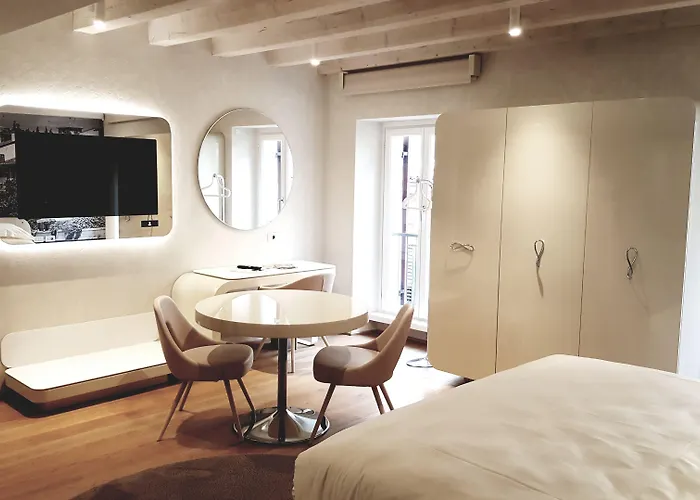 Lords Of Luxury * Werona